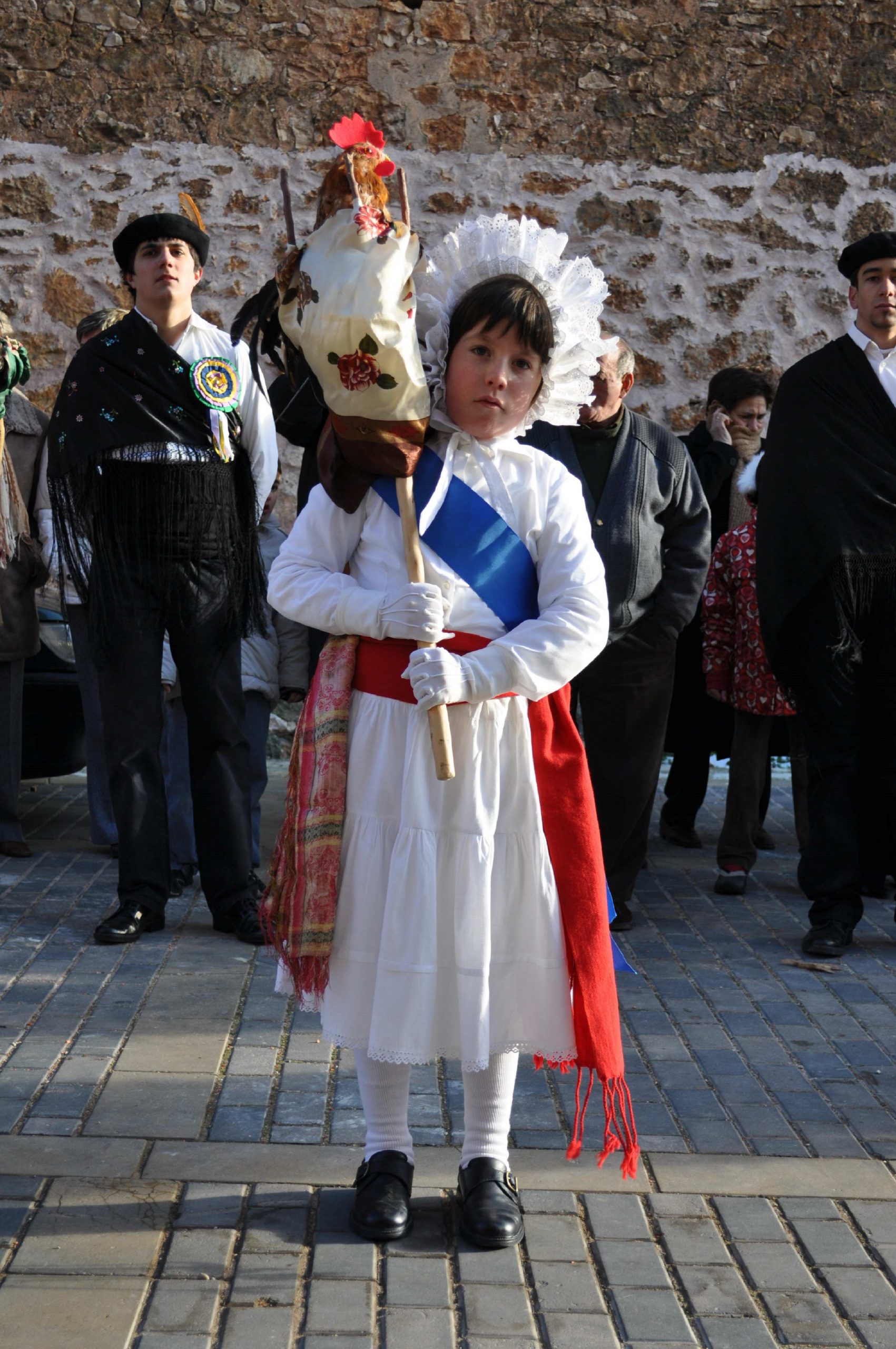 01 El Niño. Música, danzas y coplas al gallo en el Carnaval de Mecerreyes, Burgos
