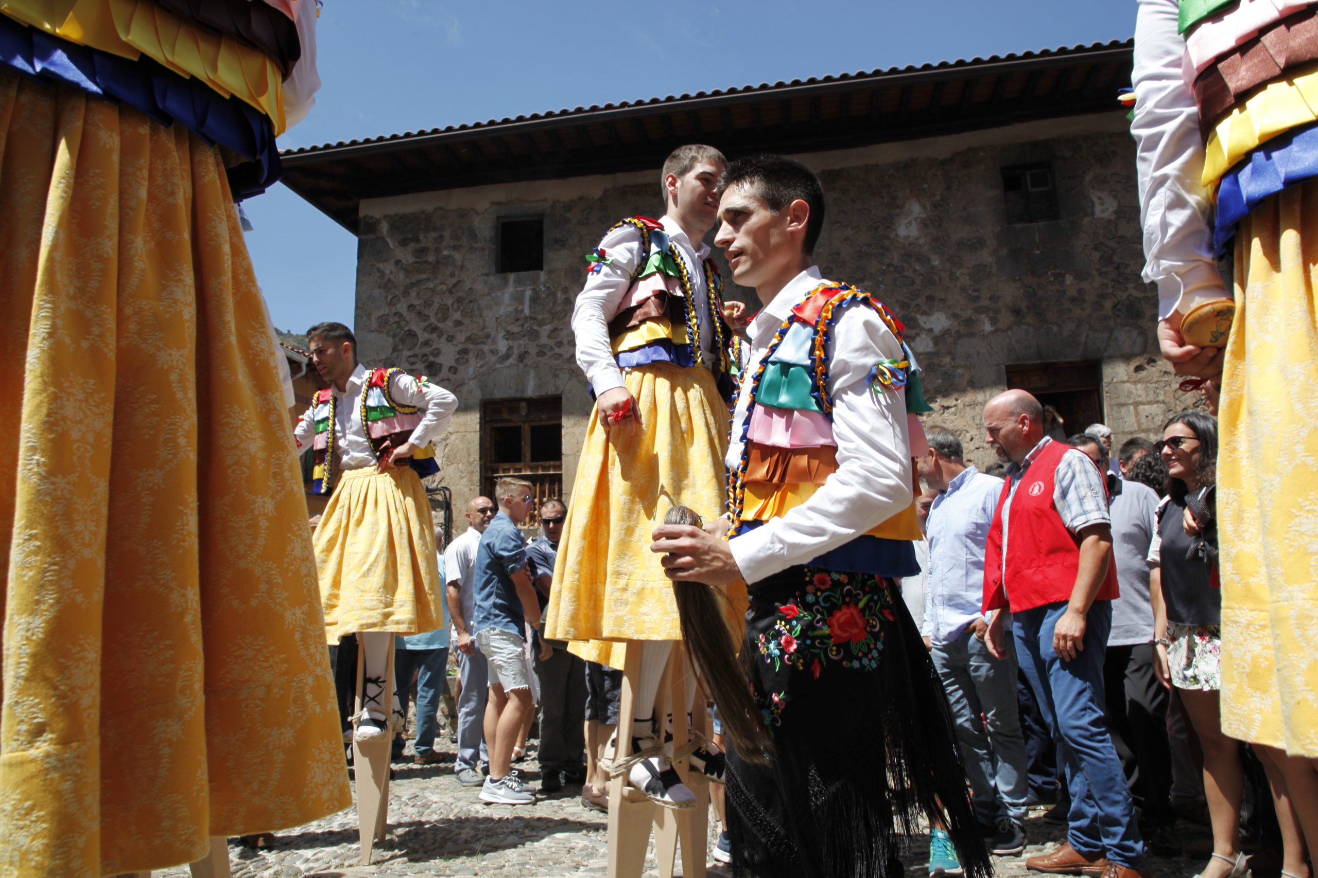 03 El cachiberrrio. Los danzadores de Anguiano. Anguiano. La Rioja